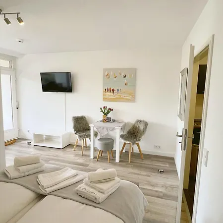 Apartment Strandnah Balkon Strandlaeufer 1 & 2